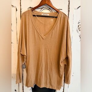 Free People we the free Lightweight V-Neck Long Sleeve tunic Top in Camel | M